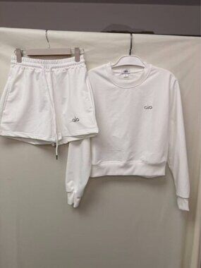 Alo Yoga White Casual Sports Sweatshirt Set, Size M.